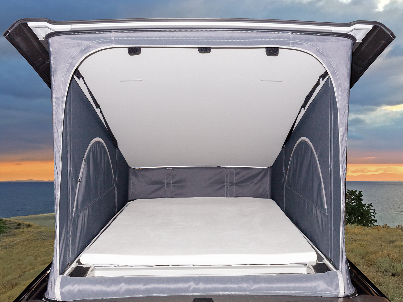 Brandrup iXTEND Spannbettlaken für die Matratze im Aufstelldach der VW T6.1 California, Nicki-Plüsch (20% Polyester, 80% Baumwolle)